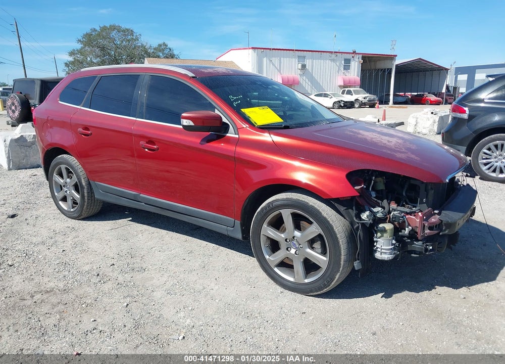 2013 VOLVO XC60 T6 VIN: YV4902DZ2D2417851