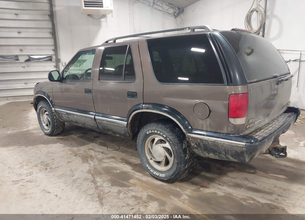 1997 CHEVROLET BLAZER LT VIN: 1GNDT13W7V2169403