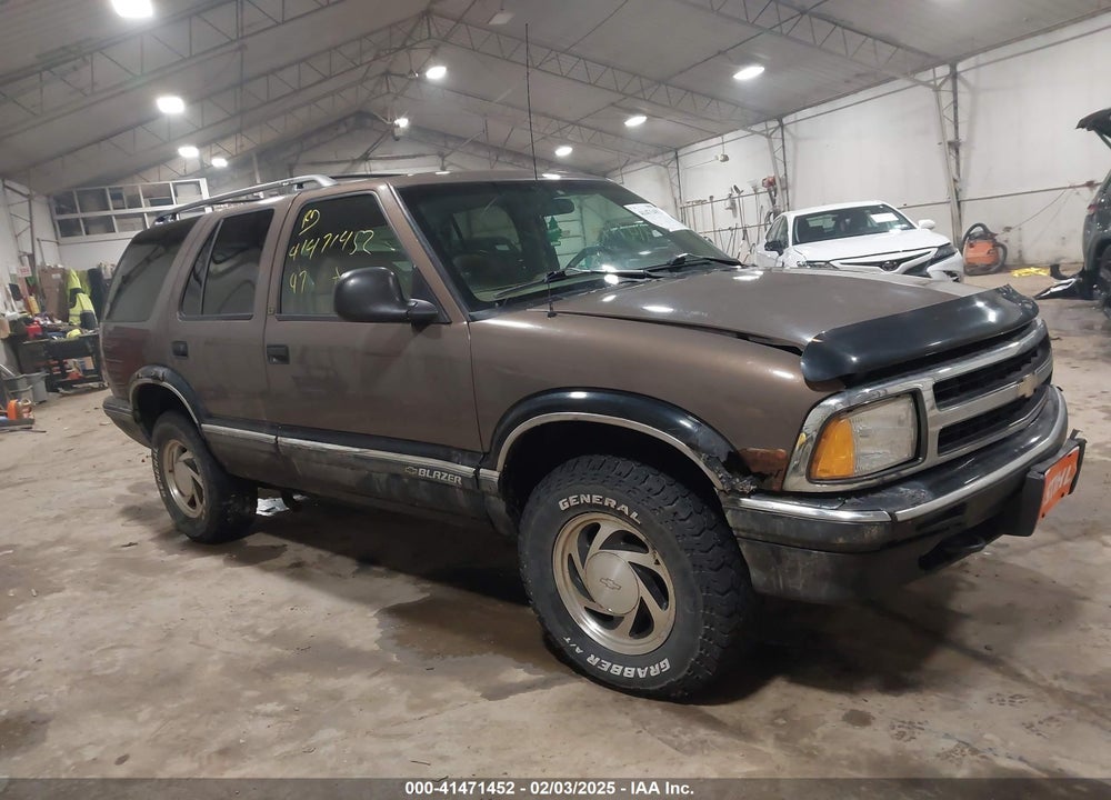1997 CHEVROLET BLAZER LT VIN: 1GNDT13W7V2169403