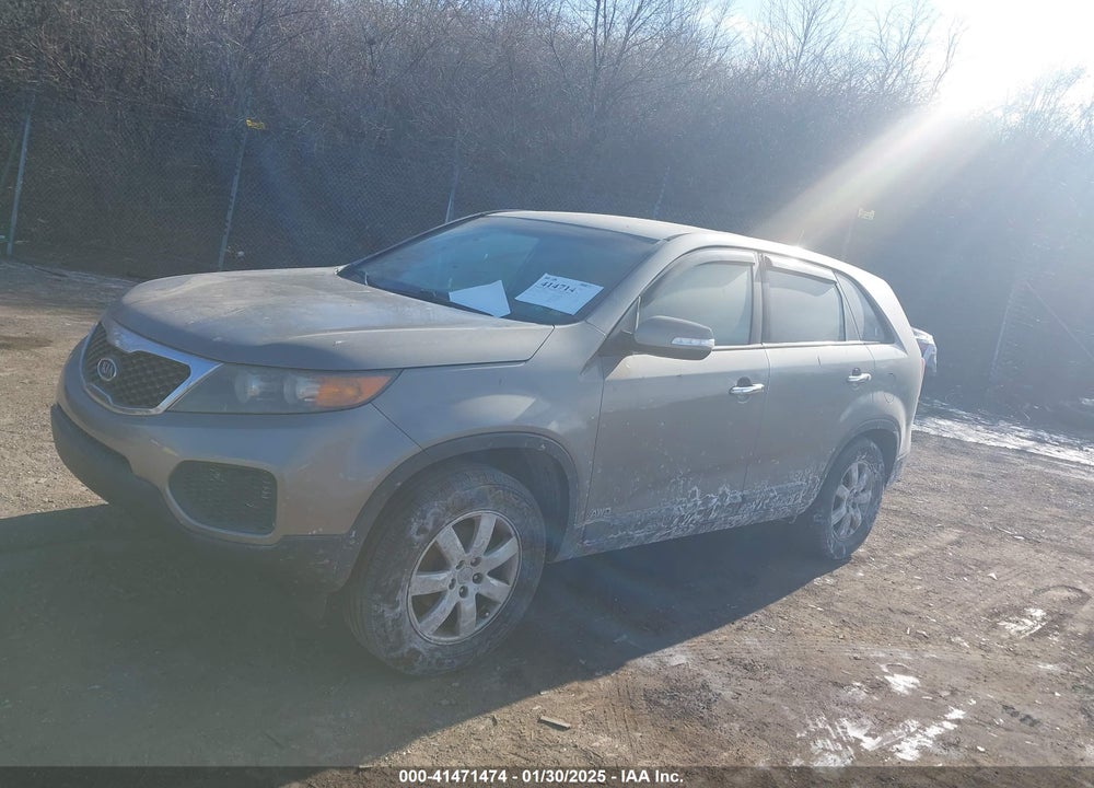 2011 KIA SORENTO LX VIN: 5XYKTCA1XBG138926