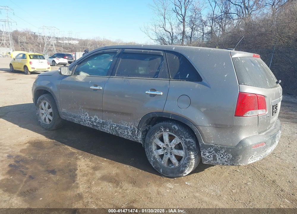 2011 KIA SORENTO LX VIN: 5XYKTCA1XBG138926
