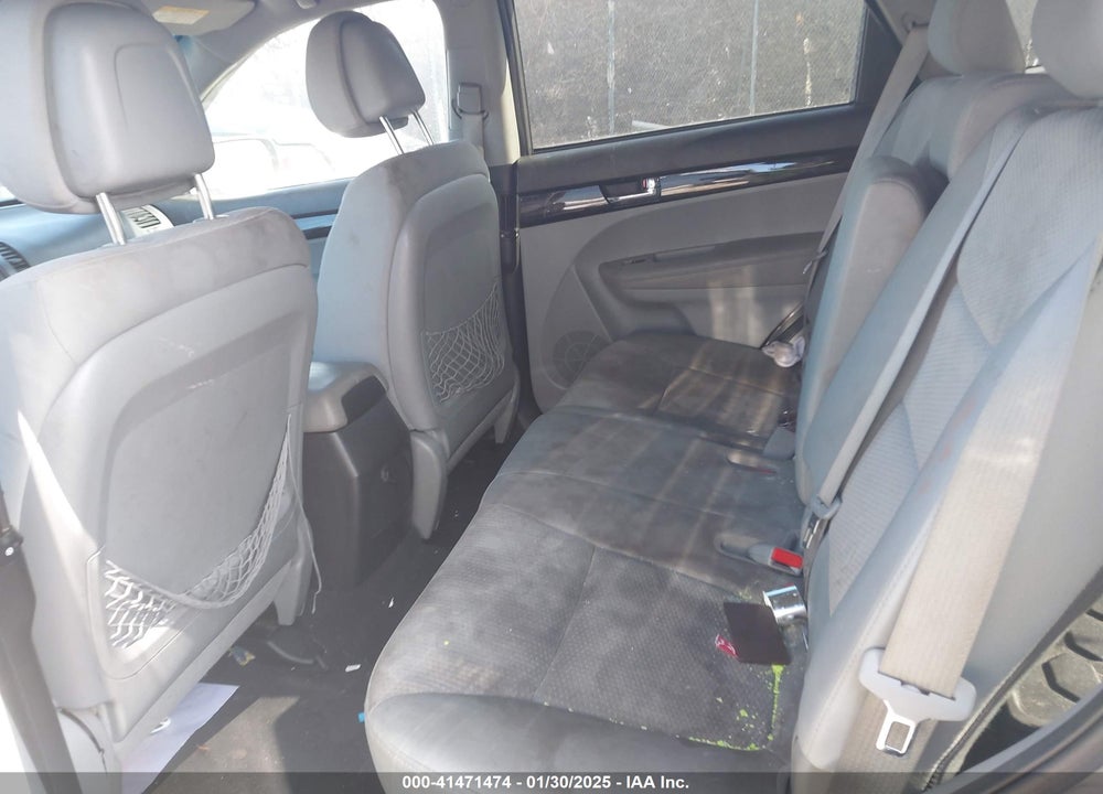 2011 KIA SORENTO LX VIN: 5XYKTCA1XBG138926