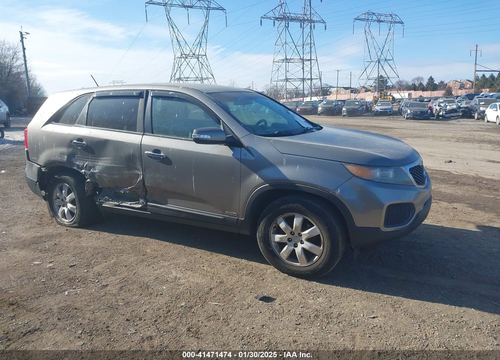 2011 KIA SORENTO LX VIN: 5XYKTCA1XBG138926