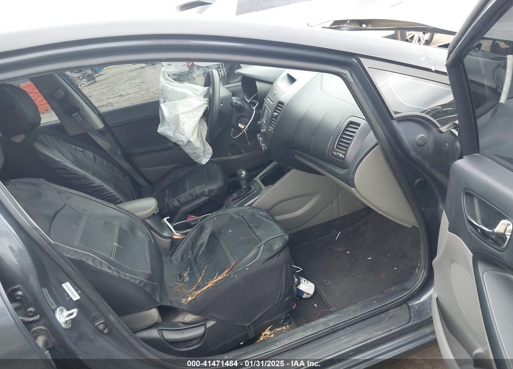 2015 KIA FORTE VIN: KNAFX4A6XF5331869