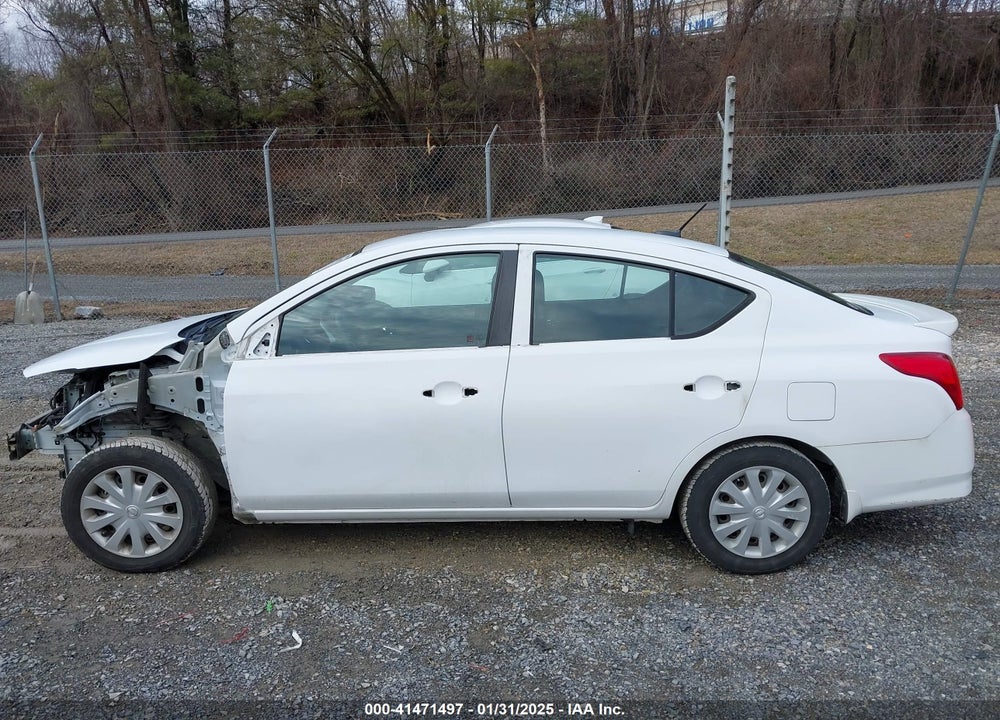 2015 NISSAN VERSA 1.6 SV VIN: 3N1CN7AP2FL950975
