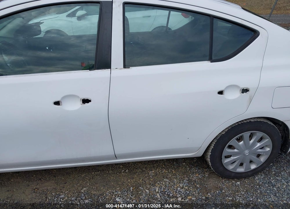 2015 NISSAN VERSA 1.6 SV VIN: 3N1CN7AP2FL950975