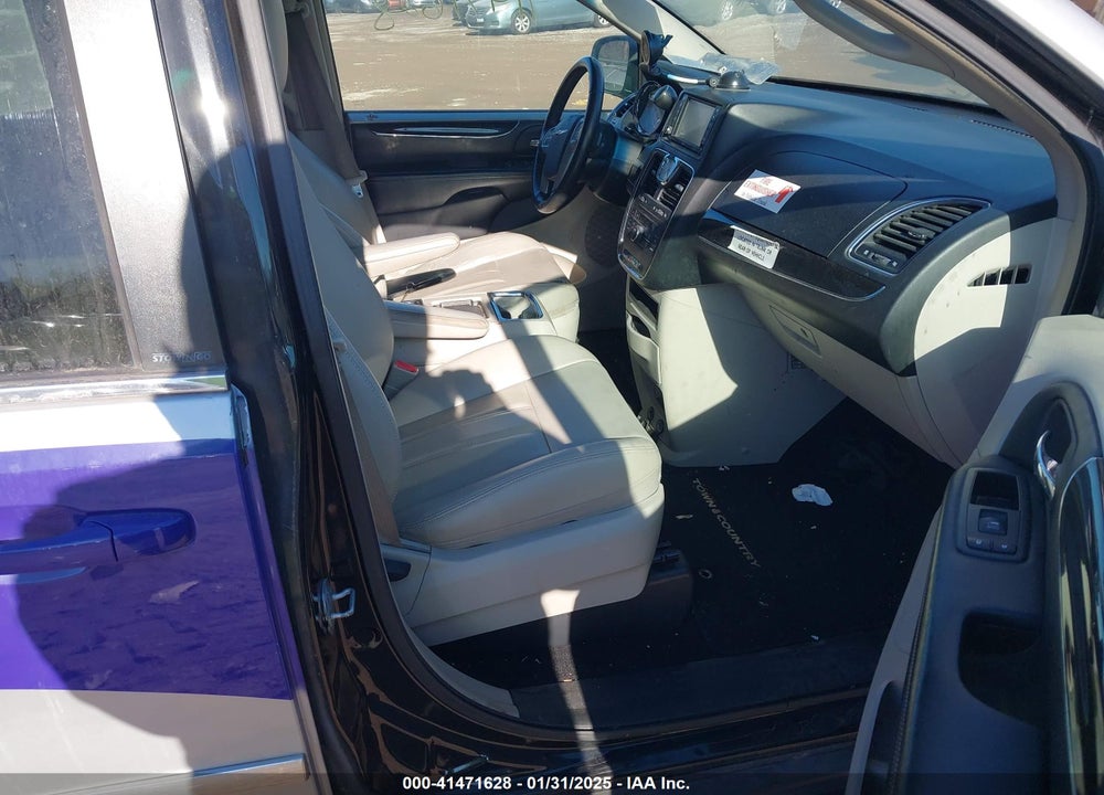 2013 CHRYSLER TOWN & COUNTRY VIN: 2C4RC1BG1DR559017