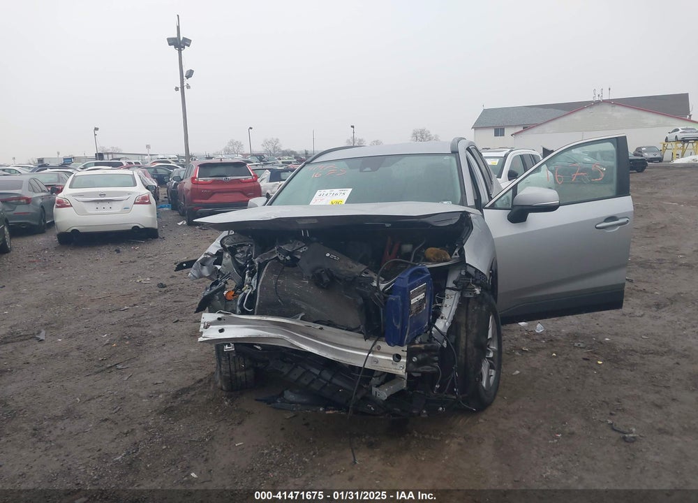 2022 TOYOTA RAV4 VIN: 2T3P1RFV1NC282608