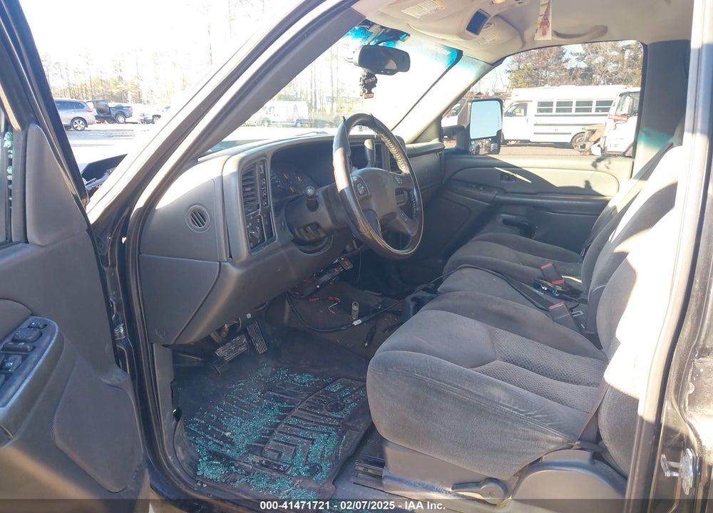 2005 CHEVROLET SILVERADO 3500 LS VIN: 1GCJK33UX5F921970