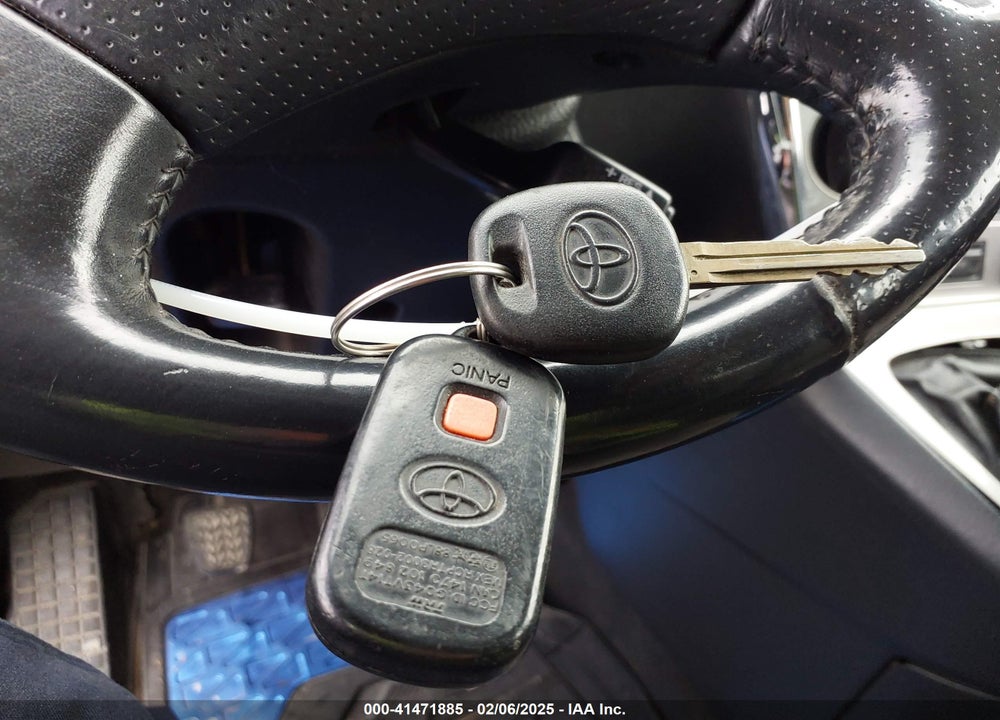 2007 TOYOTA MATRIX VIN: 2T1KR32E17C662811