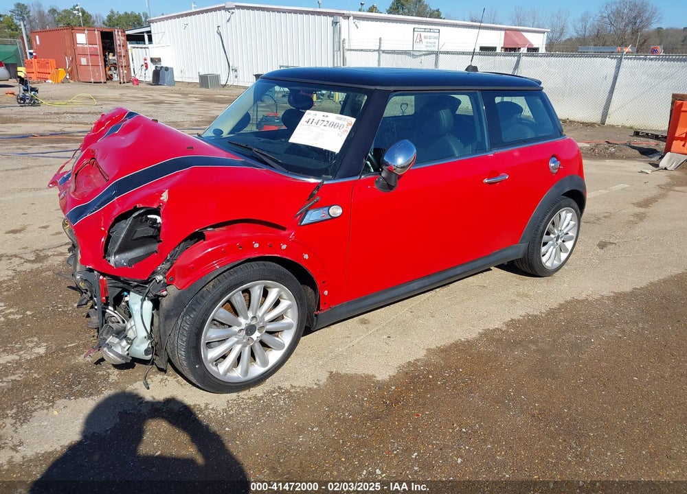 2011 MINI COOPER S VIN: WMWSV3C52BTY13681