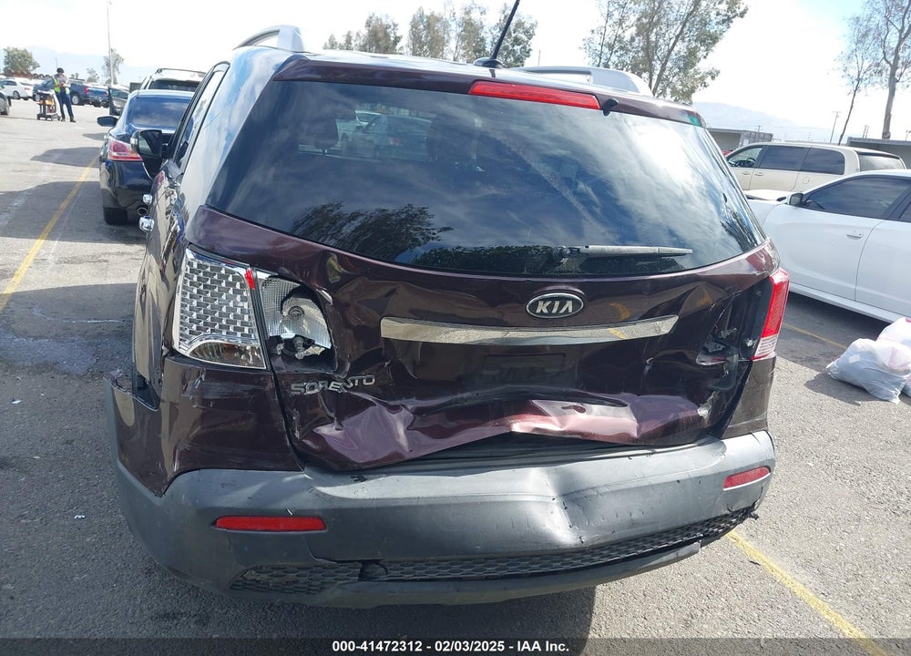 2011 KIA SORENTO LX V6 VIN: 5XYKT4A29BG152301