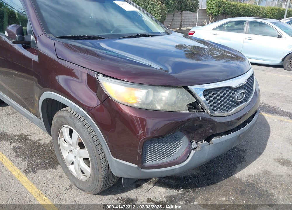 2011 KIA SORENTO LX V6 VIN: 5XYKT4A29BG152301