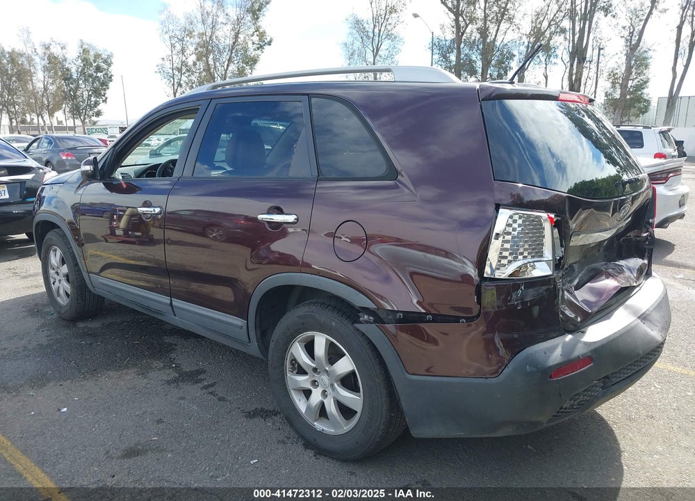 2011 KIA SORENTO LX V6 VIN: 5XYKT4A29BG152301