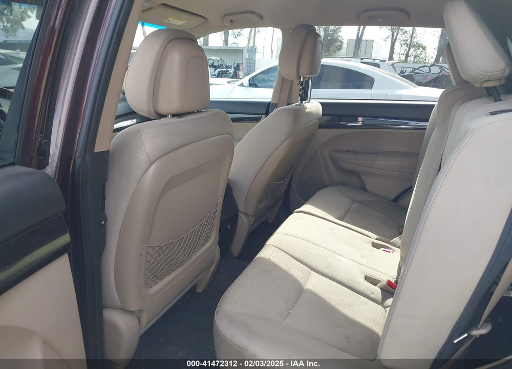 2011 KIA SORENTO LX V6 VIN: 5XYKT4A29BG152301