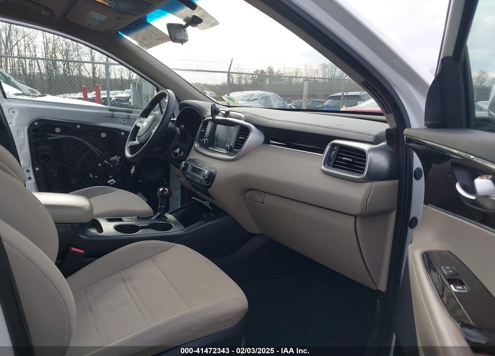 2019 KIA SORENTO 3.3L LX VIN: 5XYPG4A50KG559055