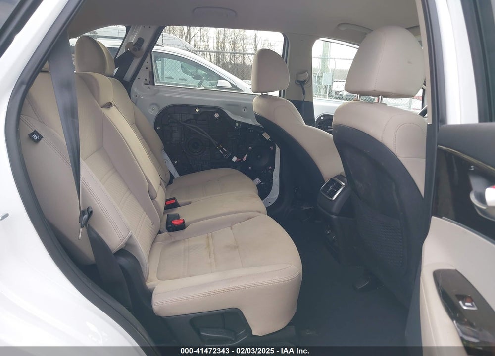 2019 KIA SORENTO 3.3L LX VIN: 5XYPG4A50KG559055