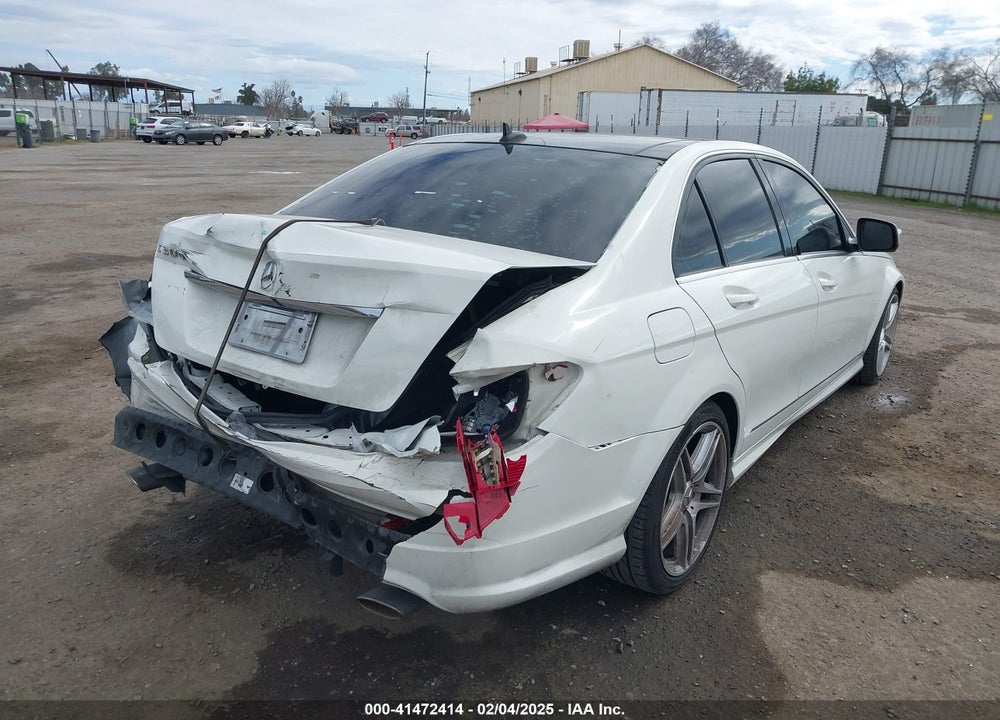 2009 MERCEDES-BENZ C 300 LUXURY/SPORT VIN: WDDGF54X69R081859