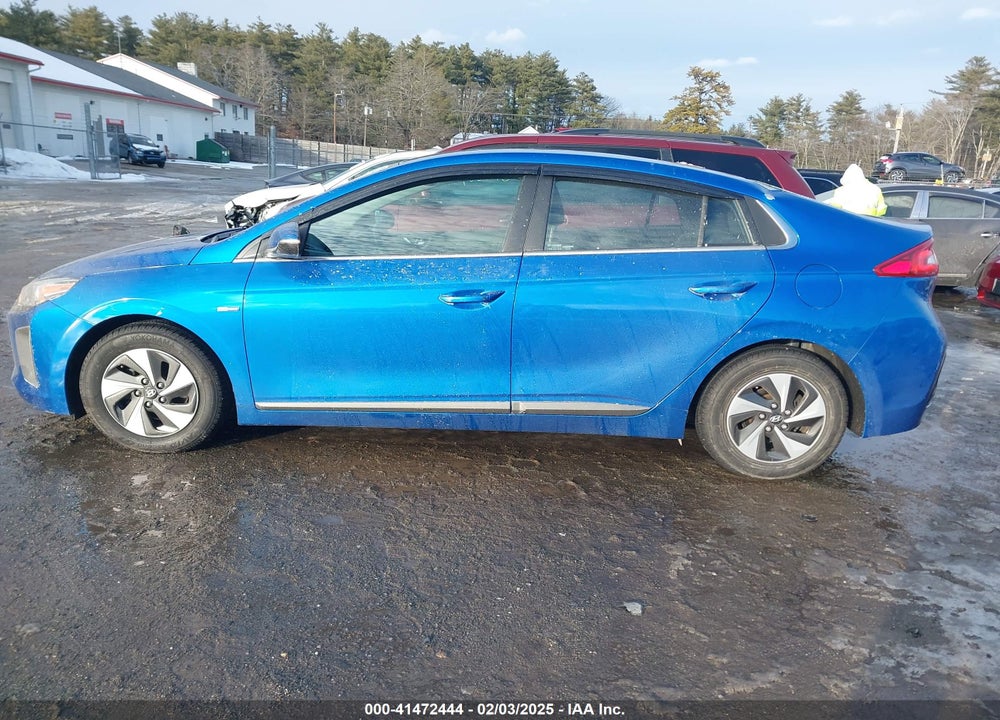 2017 HYUNDAI IONIQ HYBRID VIN: KMHC75LC1HU031768