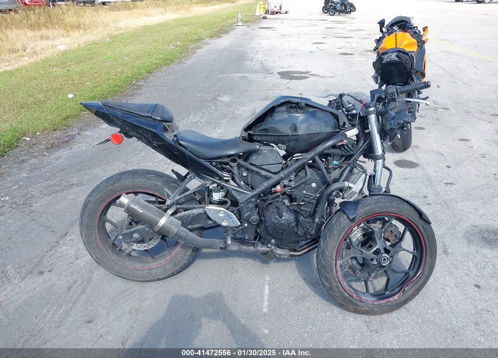 2015 YAMAHA YZFR3 VIN: MH3RH06Y8FK005412