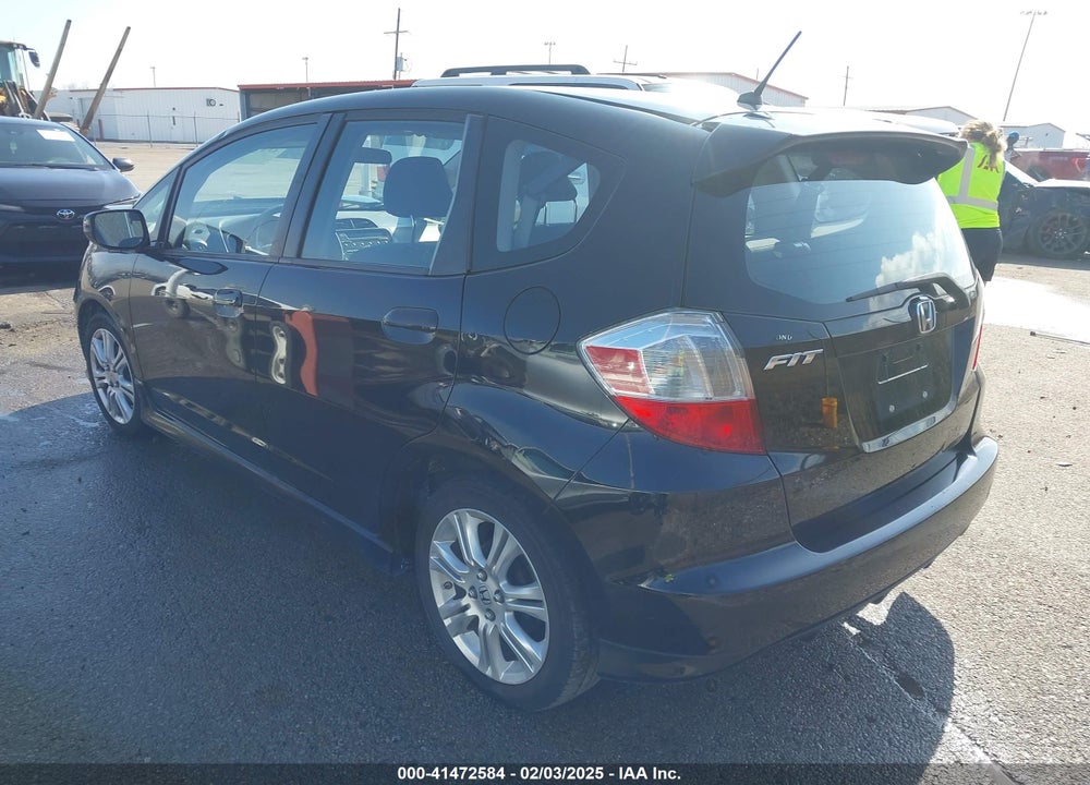 2012 HONDA FIT SPORT VIN: JHMGE8H58CC012199
