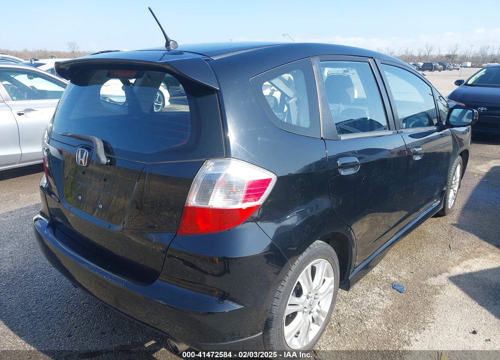 2012 HONDA FIT SPORT VIN: JHMGE8H58CC012199