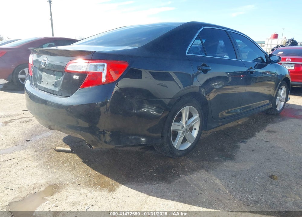 2014 TOYOTA CAMRY SE VIN: 4T1BF1FK7EU771881