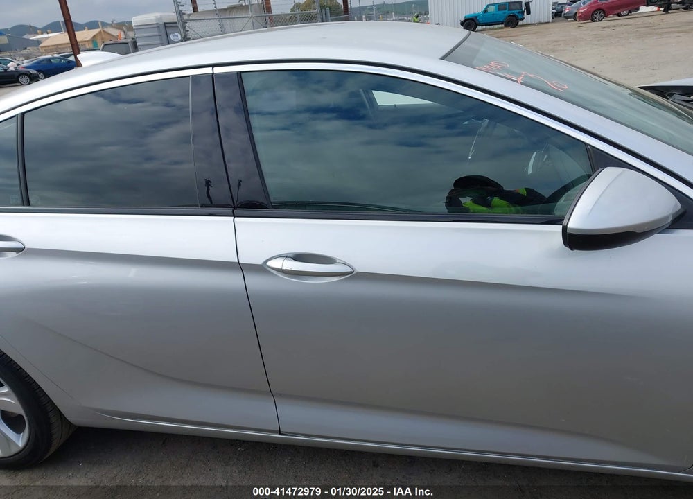 2018 BUICK REGAL SPORTBACK PREFERRED VIN: W04GL6SX2J1134288