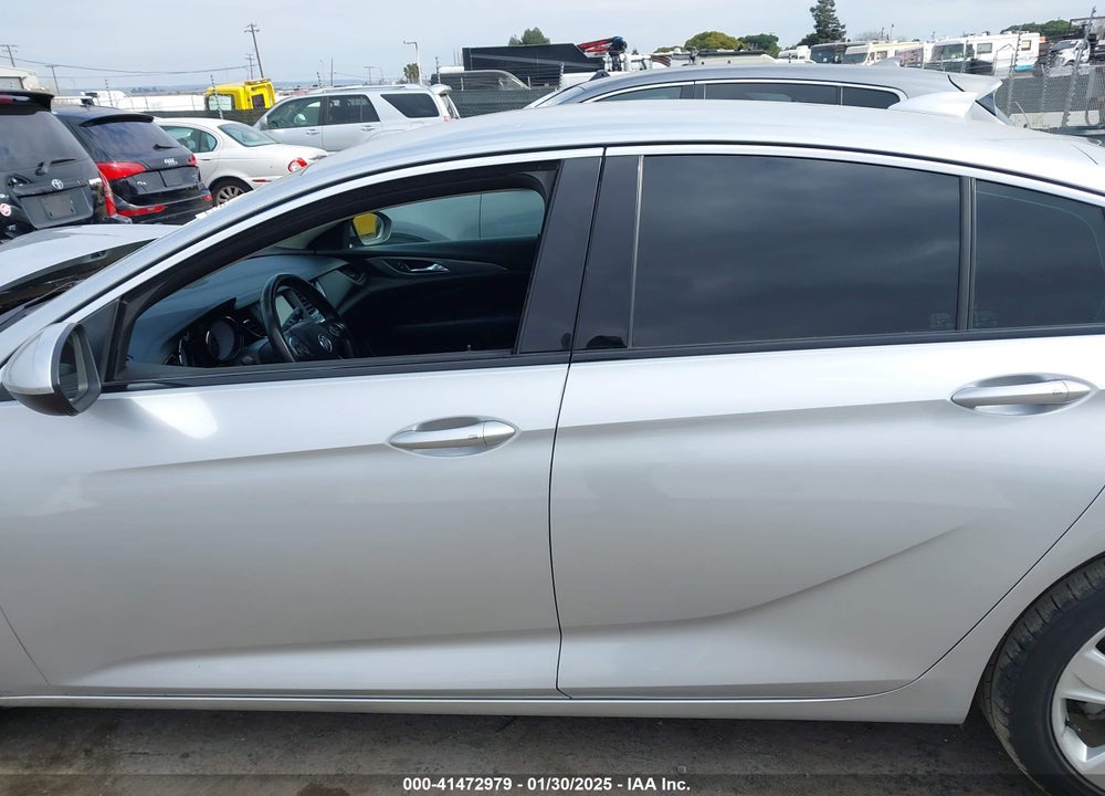 2018 BUICK REGAL SPORTBACK PREFERRED VIN: W04GL6SX2J1134288
