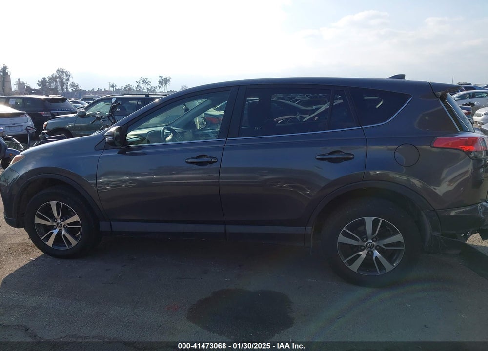 2017 TOYOTA RAV4 XLE VIN: JTMWFREV7HJ144619