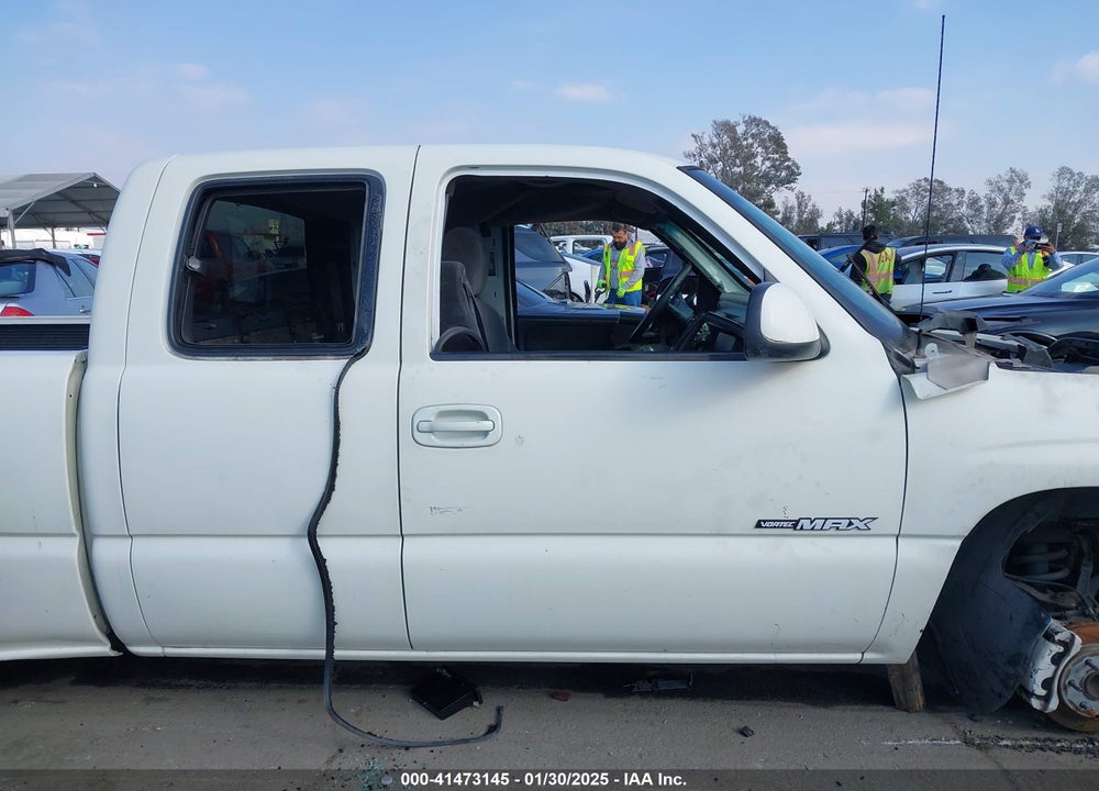 2001 CHEVROLET SILVERADO 1500 LS VIN: 1GCEC19T61Z209787