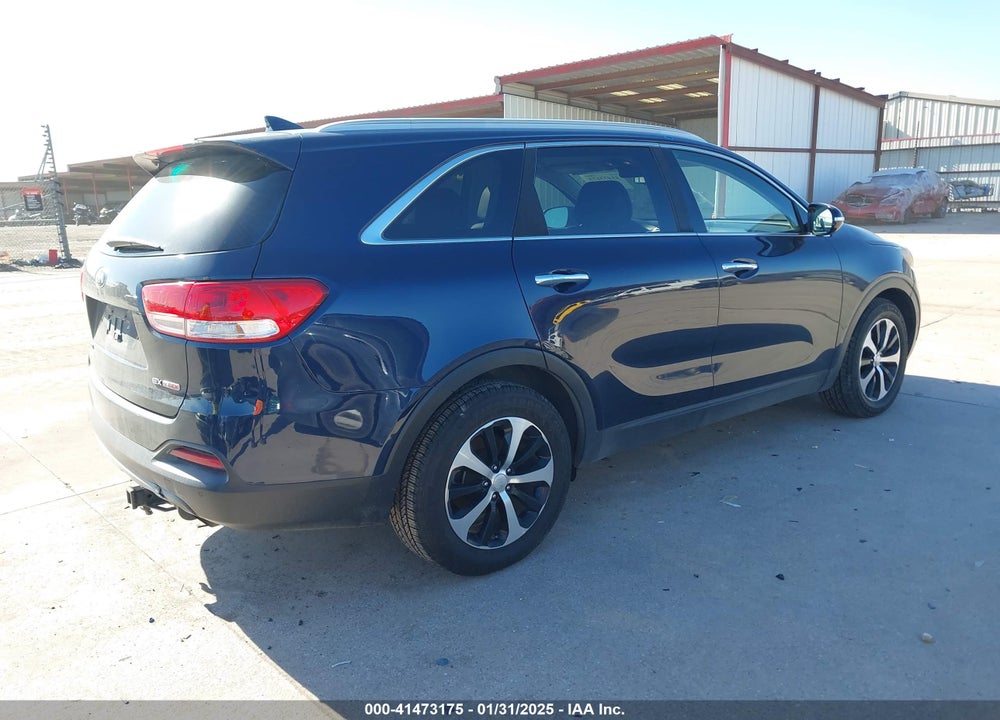 2016 KIA SORENTO 2.0T EX VIN: 5XYPHDA10GG127406