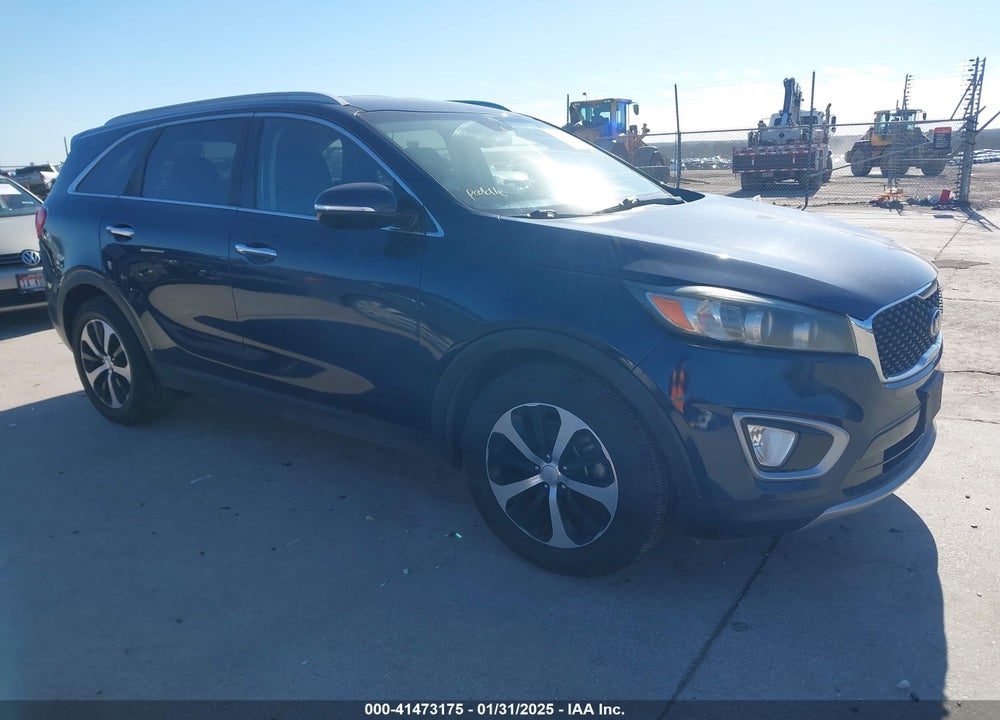 2016 KIA SORENTO 2.0T EX VIN: 5XYPHDA10GG127406