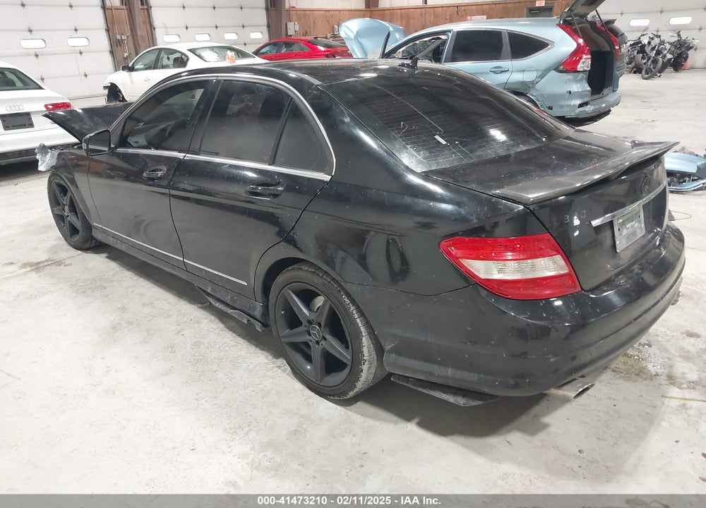 2011 MERCEDES-BENZ C 300 VIN: WDDGF8BB6BR172631