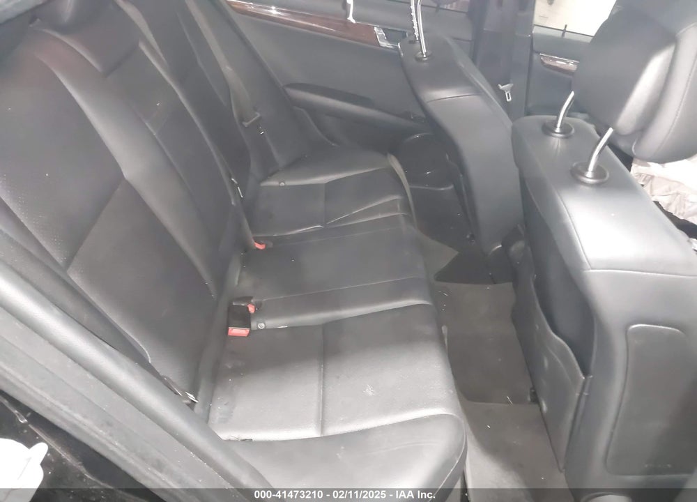 2011 MERCEDES-BENZ C 300 VIN: WDDGF8BB6BR172631