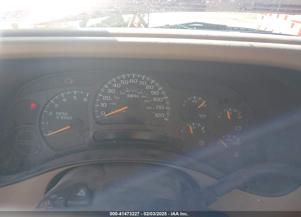 2005 CHEVROLET SUBURBAN 1500 LT VIN: 1GNEC16Z45J174848