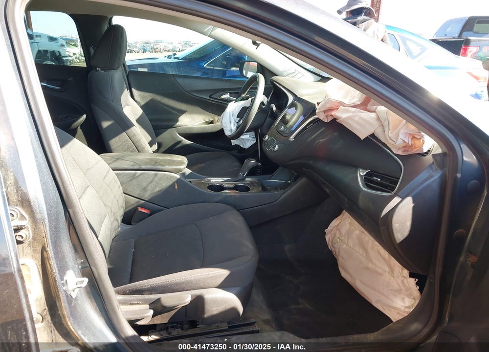 2019 CHEVROLET MALIBU VIN: 1G1ZD5ST8KF202710