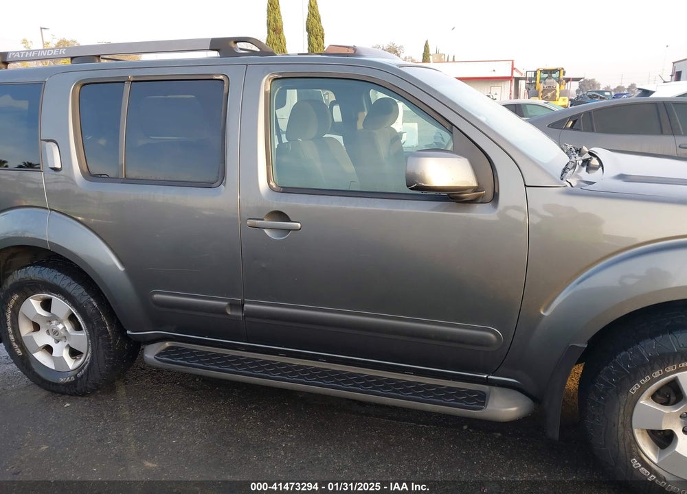 2005 NISSAN PATHFINDER SE VIN: 5N1AR18U35C745284