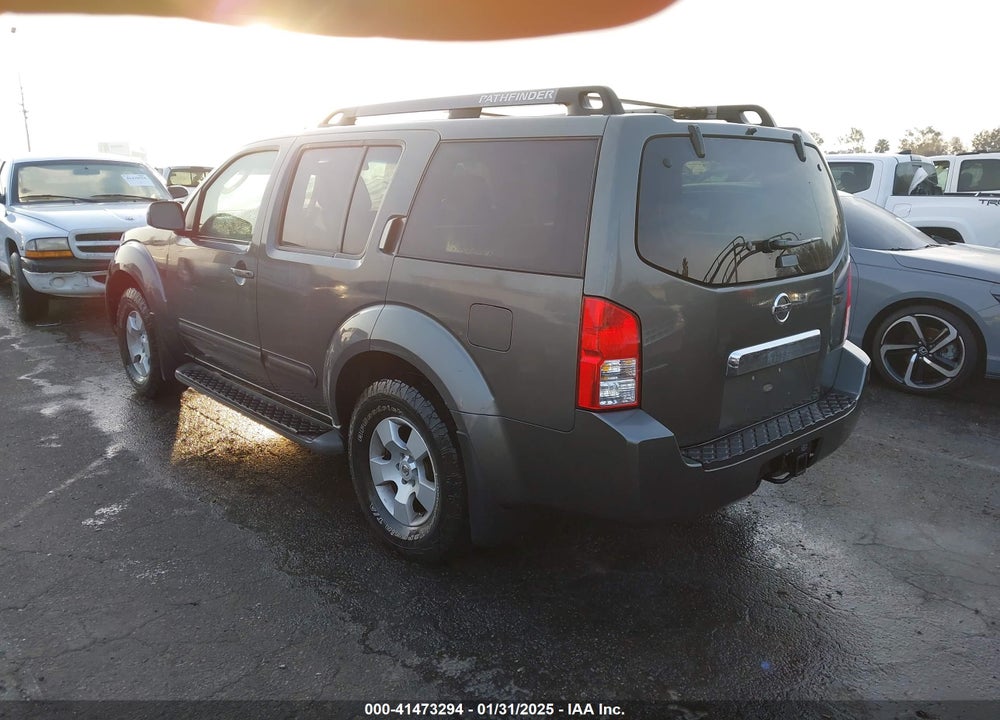 2005 NISSAN PATHFINDER SE VIN: 5N1AR18U35C745284
