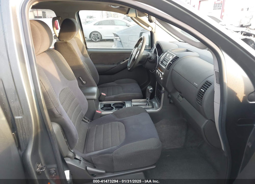 2005 NISSAN PATHFINDER SE VIN: 5N1AR18U35C745284