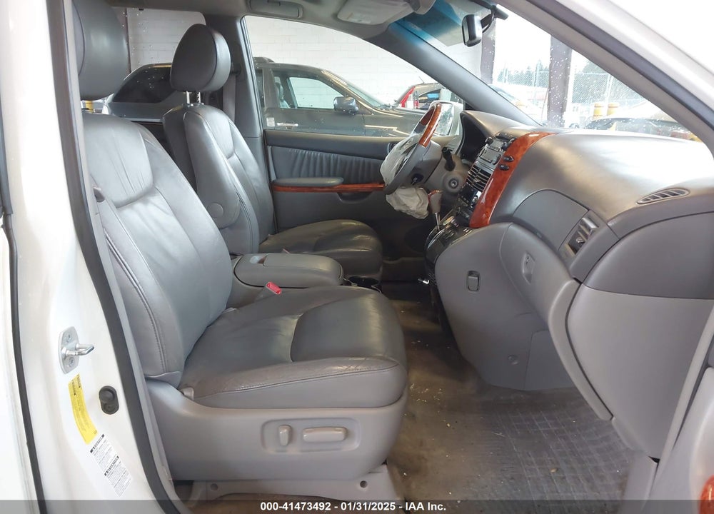2009 TOYOTA SIENNA VIN: 5TDBK22C29S025062