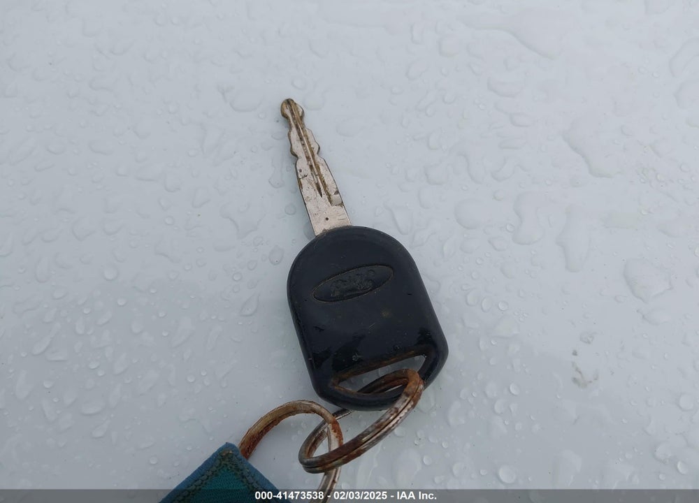 2007 FORD FOCUS VIN: 1FAFP37N87W280594
