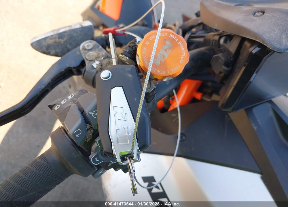 2022 KTM 1290 SUPER DUKE R VIN: VBKV39406NM962247