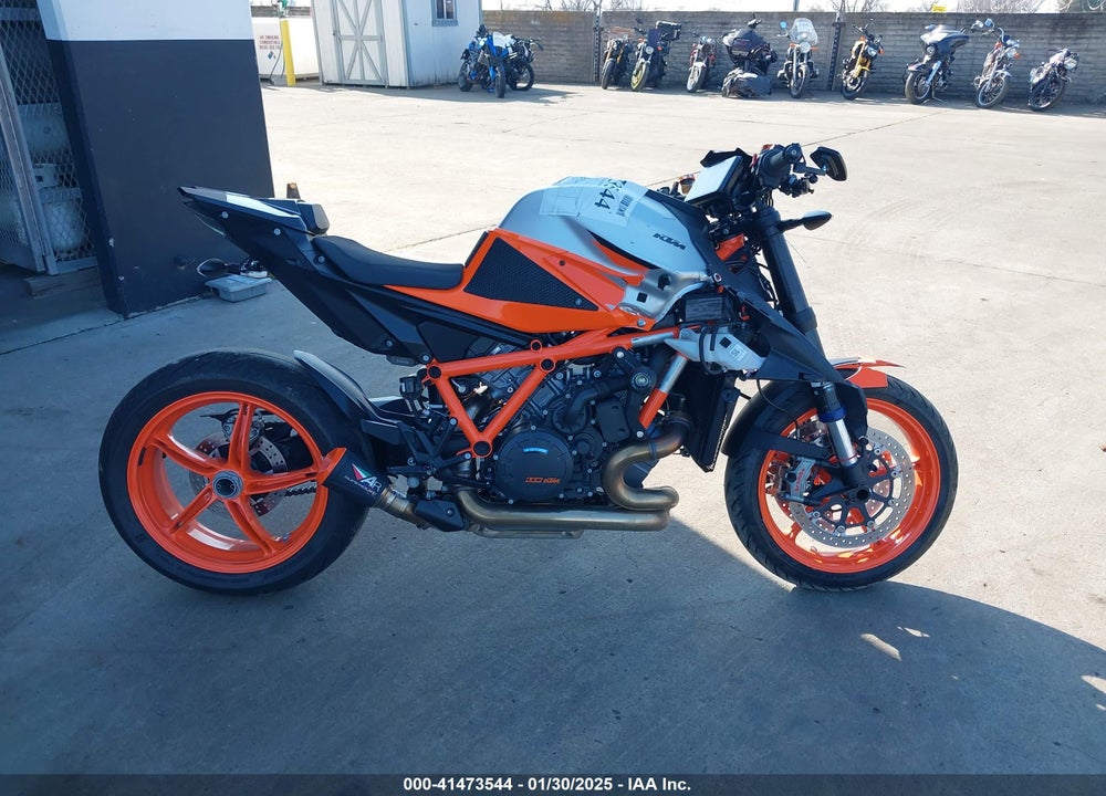 2022 KTM 1290 SUPER DUKE R VIN: VBKV39406NM962247