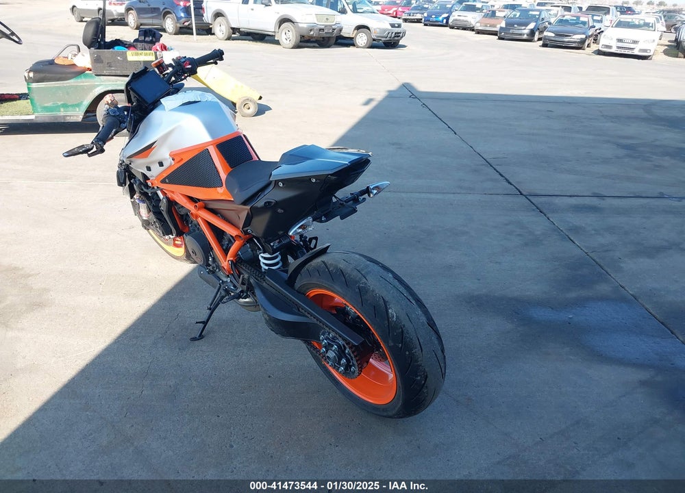 2022 KTM 1290 SUPER DUKE R VIN: VBKV39406NM962247