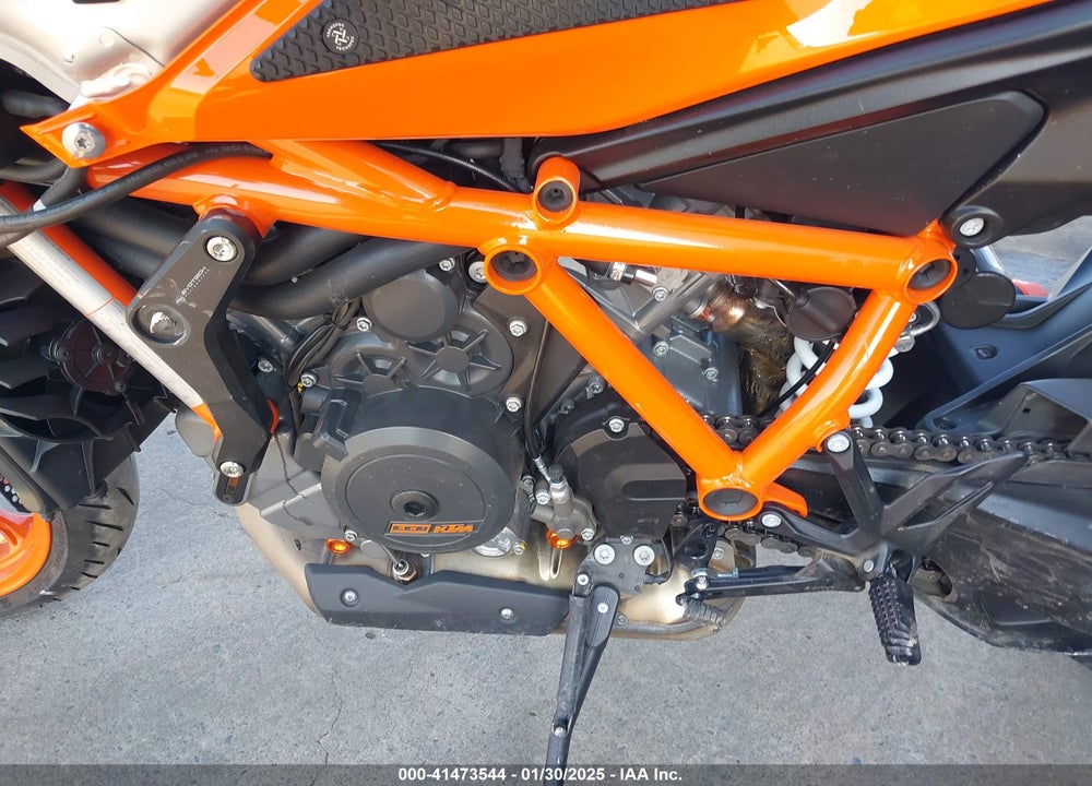 2022 KTM 1290 SUPER DUKE R VIN: VBKV39406NM962247