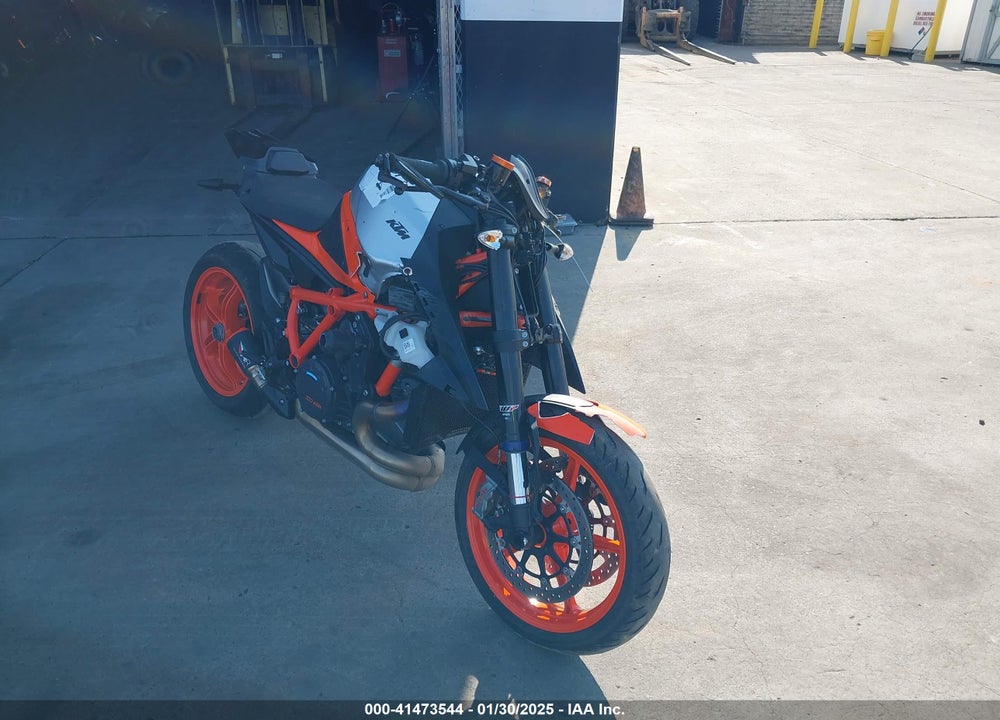 2022 KTM 1290 SUPER DUKE R VIN: VBKV39406NM962247