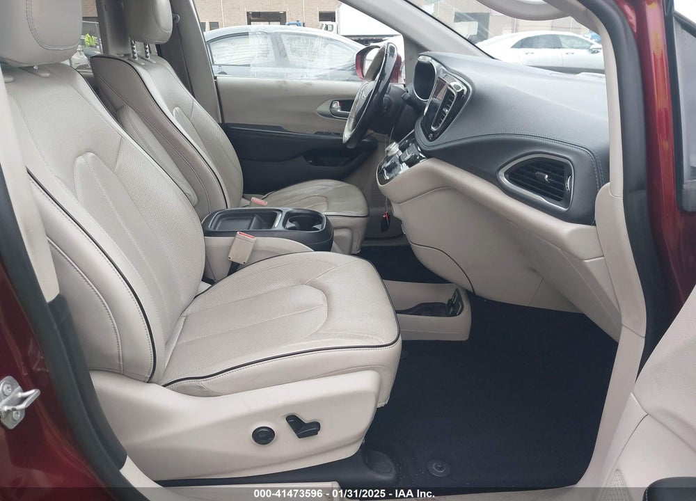 2017 CHRYSLER PACIFICA VIN: 2C4RC1N74HR735401
