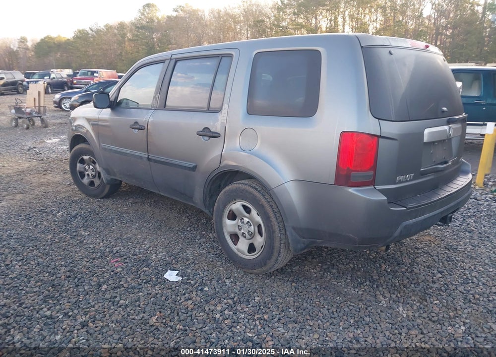 2010 HONDA PILOT LX VIN: 5FNYF4H22AB025807