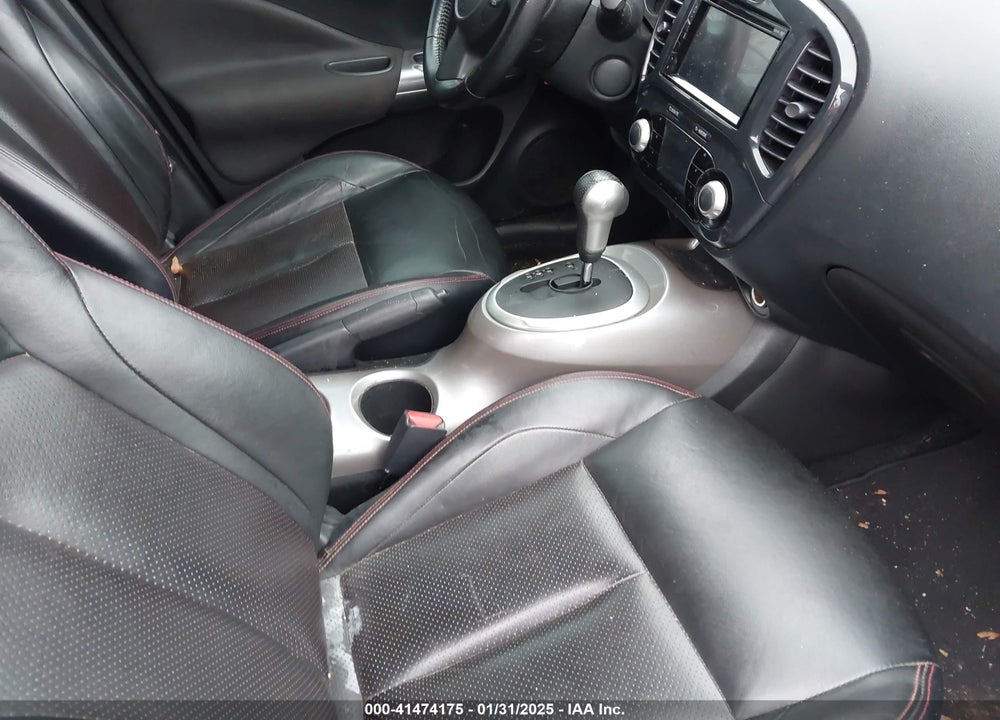 2011 NISSAN JUKE VIN: JN8AF5MR1BT012026